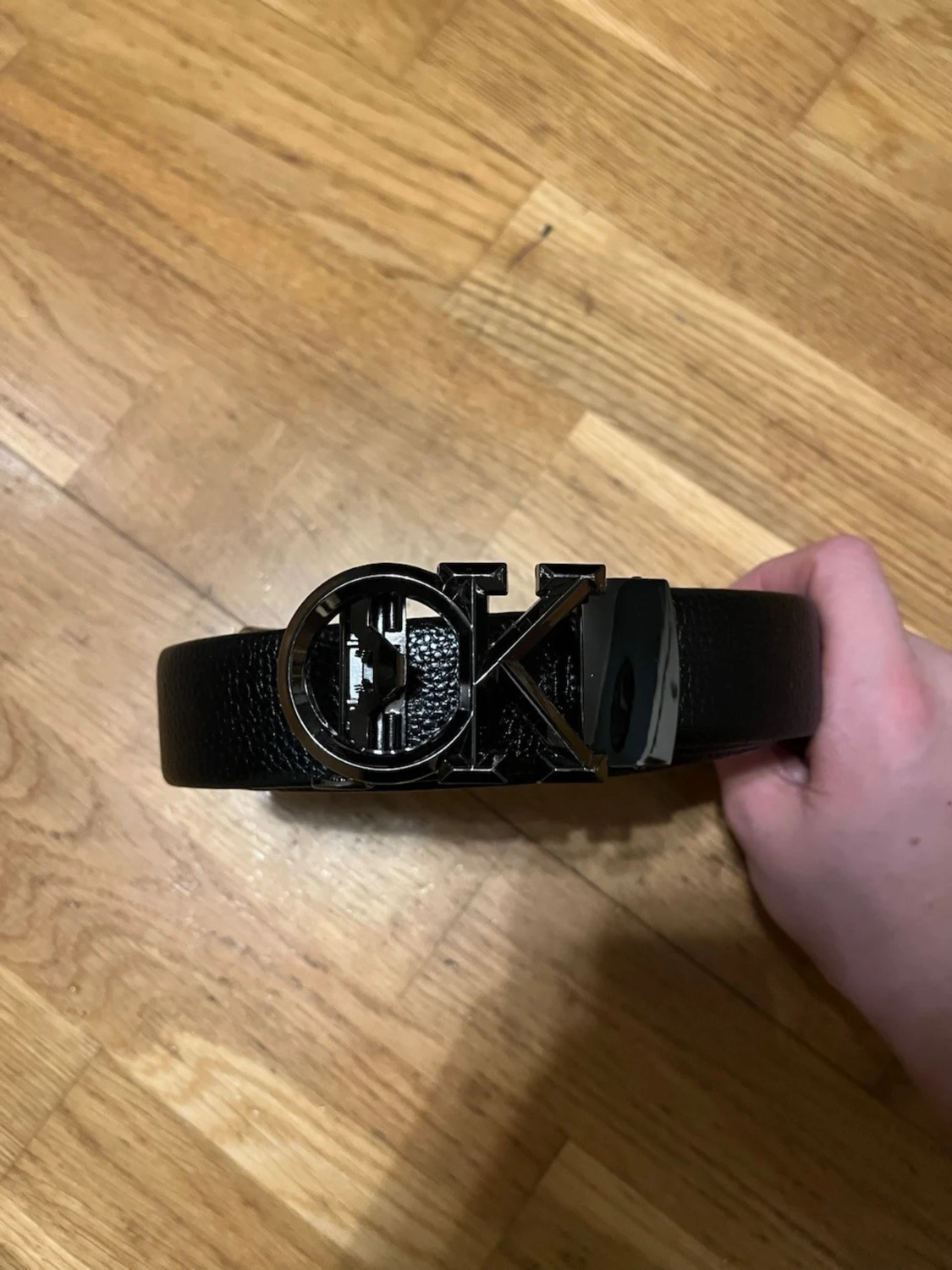 Svart bälte med CK logga och metallspänne - 1