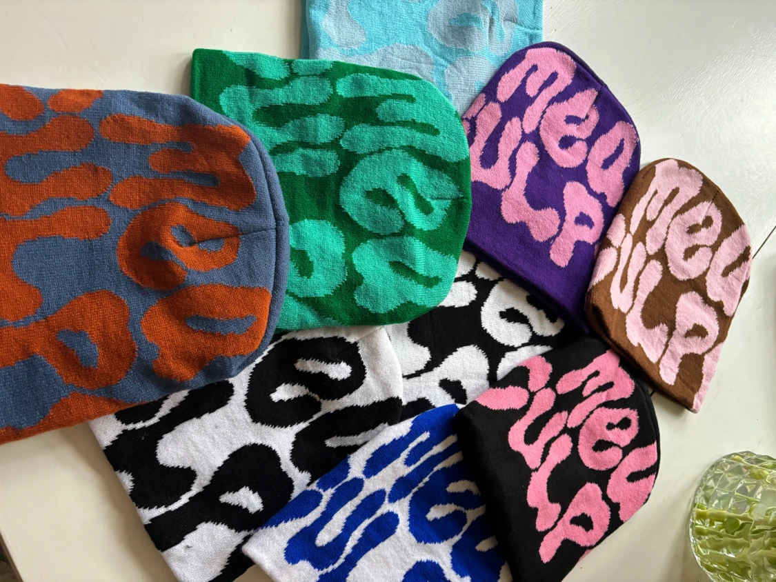 Färgglada MEA CULPA mössor i olika färger - 2