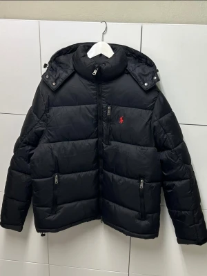 Polo Ralph Lauren Dunjacka  - Fint skick som ny. Storlek M. Snabb frakt.