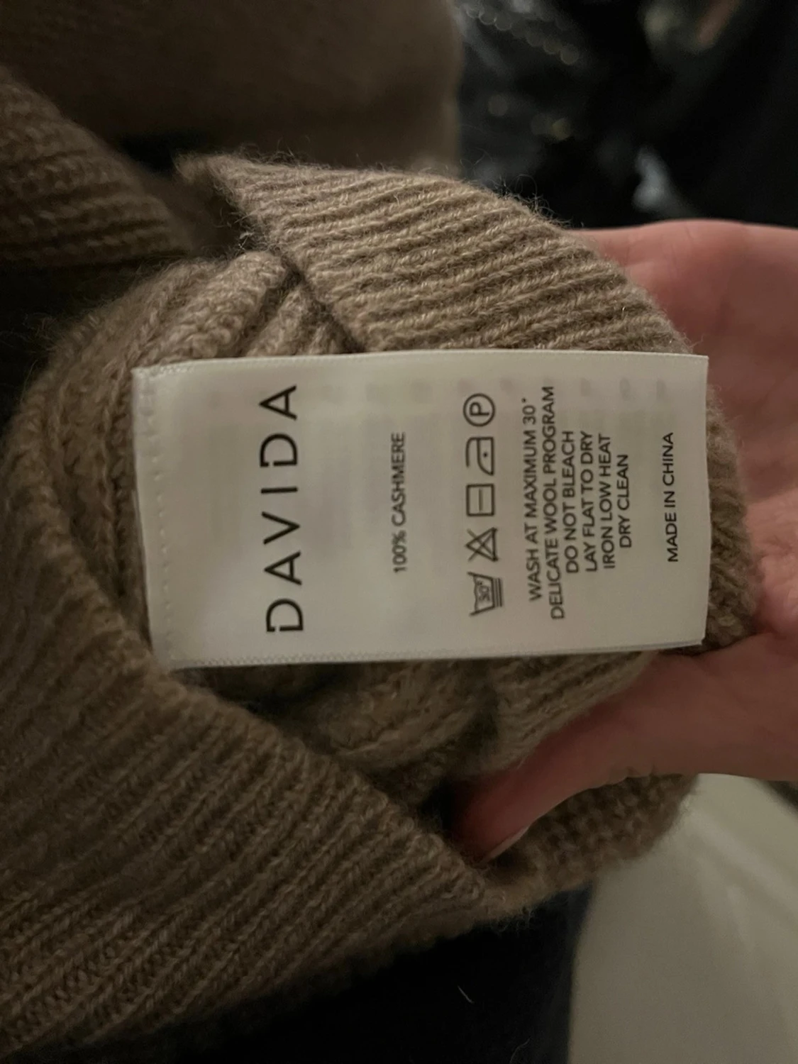 Beige stickad kofta från Davida - 4