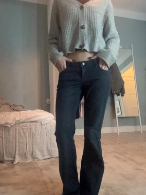 Lågmidjade jeans - Skit snygga lågmidjade jeans! Knappt använda! Är 1.70!