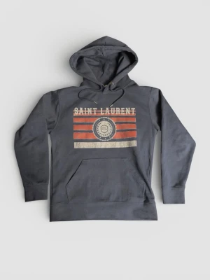 Saint Laurent hoodie Marin Blå - S - Saint Laurent hoodie i blå färg med stilren och exklusiv design. Klassisk passform och hög kvalitet, lätt att matcha till både streetwear och mer clean outfits.  ✔️ Skick: Mycket Bra ✔️ Storlek: S ✔️ Färg: Marin Blå ✔️ Original Saint Laurent Paris  Snabb frakt. Pris kan diskuteras vid snabb affär.  #saintlaurent #ysl #saintlaurentparis #saintlaurenthoodie #designer #luxury #highend #premium #streetwear #modernluxury #fashion #herrmode #trendigt #populärt #cleanfit #minimalistisk #tidlös #original 