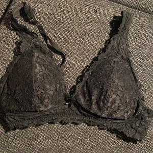 Topp - Säljer en as fin topp i storlek S, som är använd 2ggr. Nyskick.