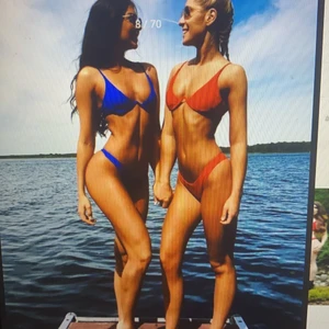 Blå Bikini - En jättefin bikini som är perfekt för sommaren. Framhäver din bränna och är exakt som på bilden i färgen. 😍🙌🏽🤩