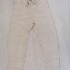 Mjuk linnebyxa - 🌸Byxorna är i nyskick och är endast använda ett fåtal gånger. 