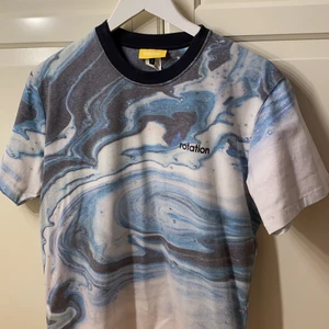 T-shirt  - Tröja från rotation med coolt tryck, knappt använd