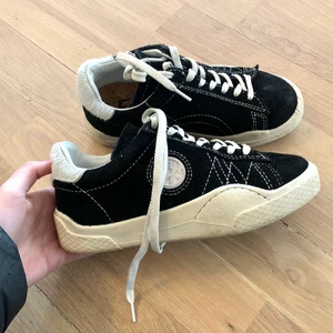 Eytys sneakers - Säljer dessa skitsnygga och coola eytys sneakers pga att de tyvärr är för små! 