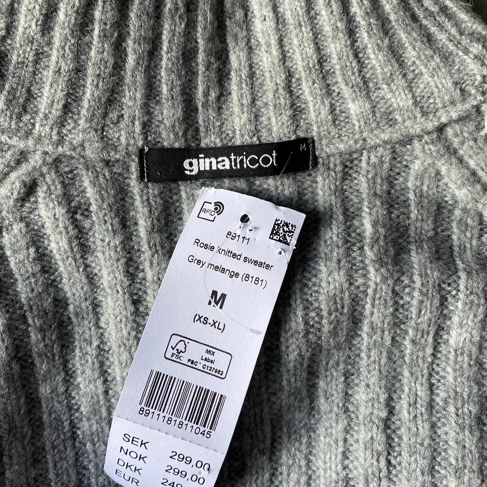 Ny stickad tröja från Gina tricot, nypris 299kr. Tröjor & Koftor.