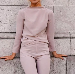 Blus från Sanne Alexandra  - Super fin blus från Sannealexandra.Com, aldrig använd. Inköpt för 549:-