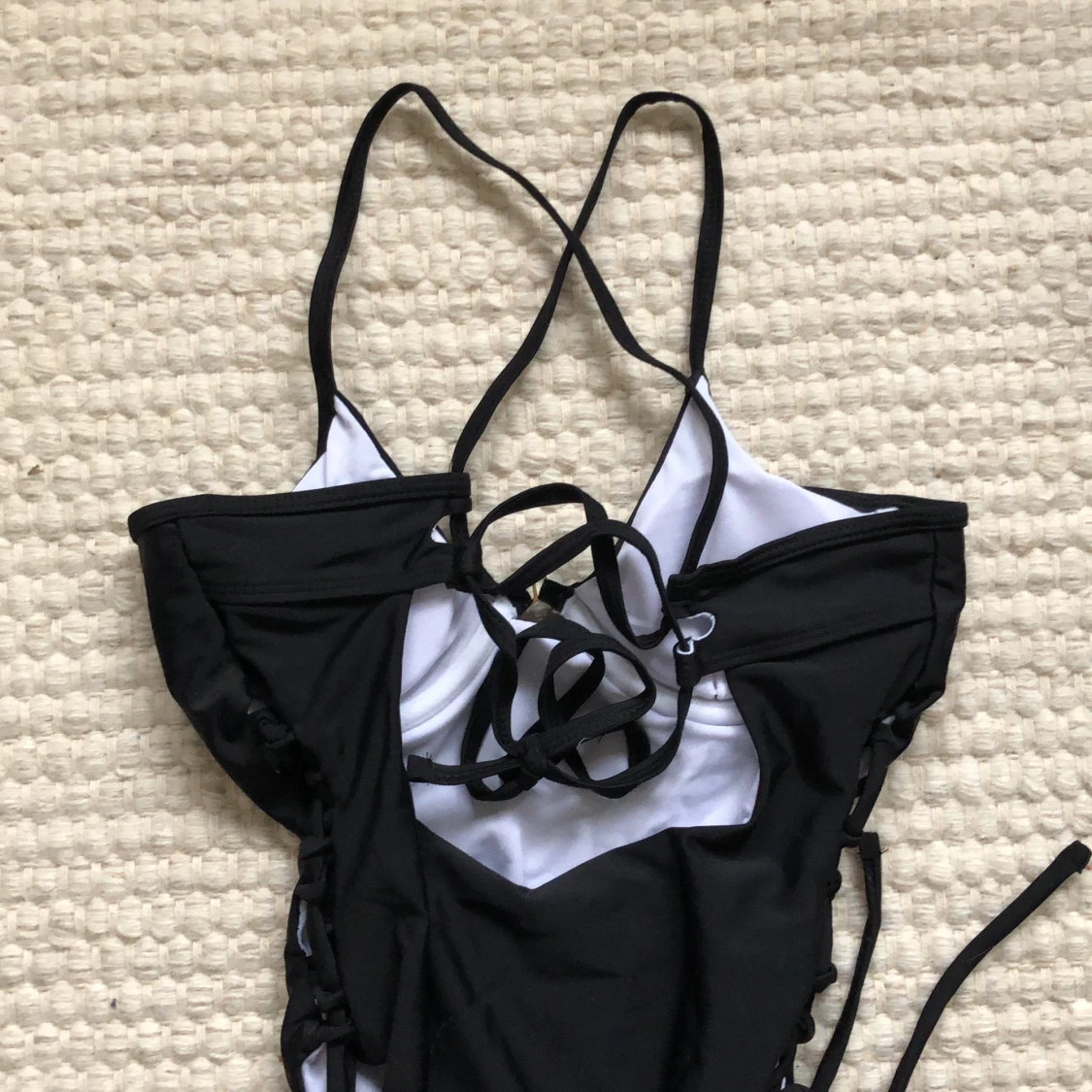 Svart baddräkt från Shein storlek M (OBS LITEN I STORLEKEN) - 90