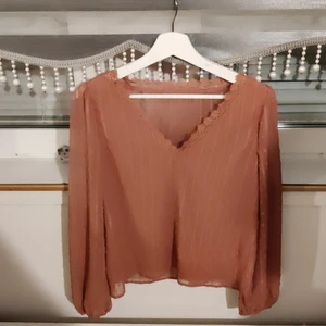 Shein - Oanvänd blus, storlek L. 