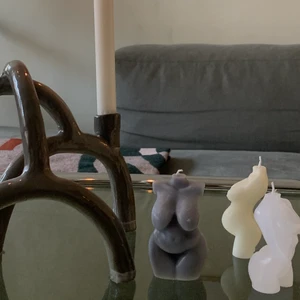 Kroppsformade ljus!! - Kroppsformade ljus gjorda av Eileen uf av återvunnet stearin. Pris är 75 kr plus frakt, möjligt att mötas upp. 