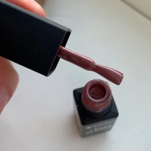 Nytt gel lack  - Splitter nytt gellack- nypris 99 kr. Använd med UV lampa, säljs pga beställde fel. ‼️‼️🦋 lagt ut MASSA nytt så in och checka min sida🦋‼️‼️ ❇️den 12 mars doneras ALLT till välgörenhet så passa på❇️