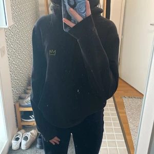 Hov1  - Hoodie svart hov1 ( merch) storlek: s 