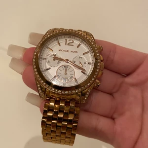 Michael kors klocka - Batteri behöver bytas 🌸