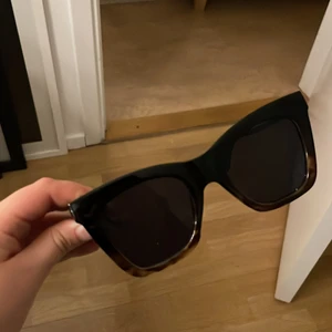 Solglas ögon från Spanien butik Ale-hop - Säljer dessa solglas ögon inte använda köpte dom i jul i Spanien butik Ale-hop skriv privat för mer information❤️‍🩹