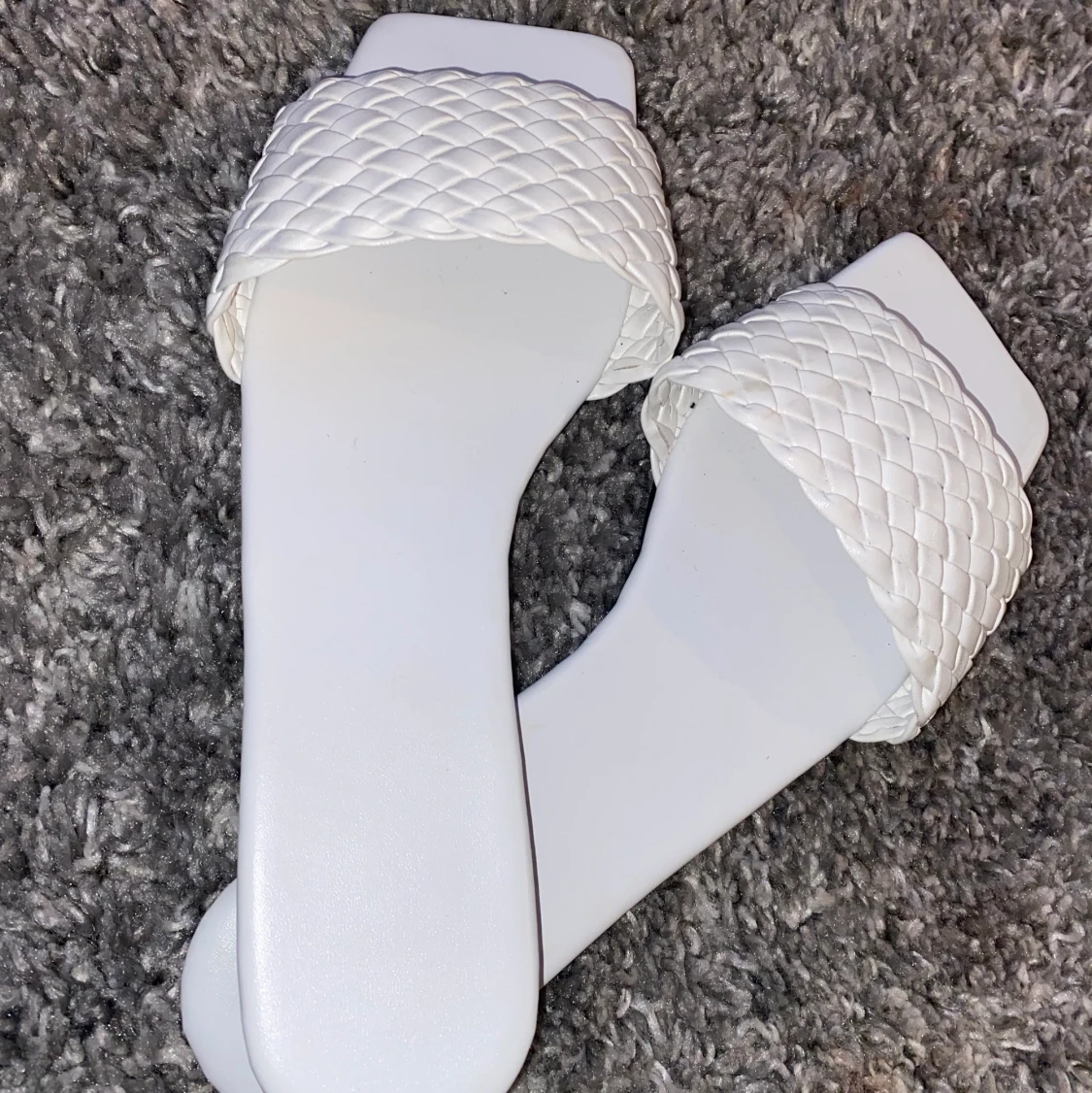 Vita tofflor storlek 40 - 91