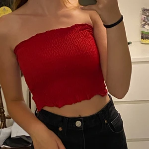 Topp - En supersöt tubtopp från bikbik i storlek xs som inte används längre, köpare står för frakt💞