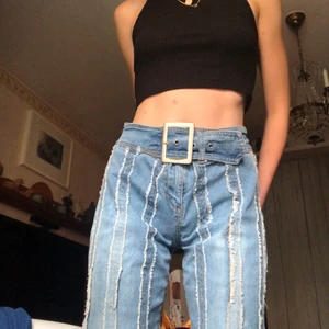 vintage byxor - minna favvojeans 😍 de är stretchiga å passar allt från xs/s/m!  sitter perfekt i längd på mig som är 172. säljer i behov av pengar</3