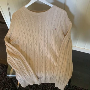 Gant Sweatshirt  - frakt ingår ej, använder inte tröjan därför säljer jag,