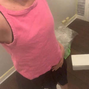 Rosa linne - Sjukt fint linne som inte kommer till användning. Använt fåtal gånger. Fin rosa nyans. Storlek xs/s