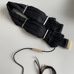 NYA HÖRLURAR GULD 100 SEK  - NEW HEADPHONES GOLD 100 SEK