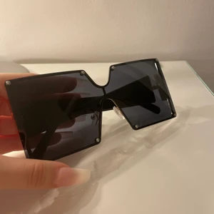 Stora solglasögon  - Frakten ingår i priset 💞