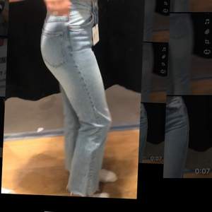 jätte fina jeans i storlek xxs men passar en xs/34. säljer pga jag tycker de är lite korta (jag är 165)❤️ pris kan diskuteras❤️
