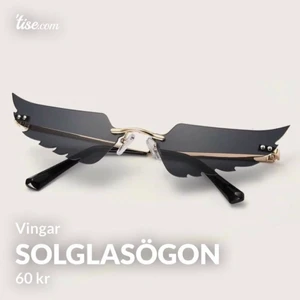 Solglasögon - Solglasögon köpta från SHEIN i somras, aldrig använda då de inte passar min huvudform.  Priset är inklusive frakt!📦