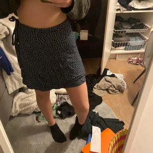 Omlott kjol - Säljer min omlott kjol ifrån brandy melville som jag aldrig använt💗💞💖