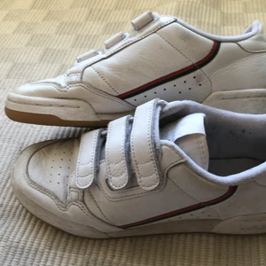 Adidas sneakers - Strl 38. Använt men gott skick