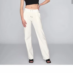 Juciy couture byxor  - Juciy couture stl xxs advänt lite typ 4 gånger skriv privat om du är intresserad💗