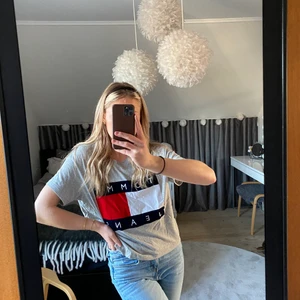 Tommy jeans t-shirt - T-shirt från Tommy jeans av Tommy Hilfiger❤️ as go lite oversized modell