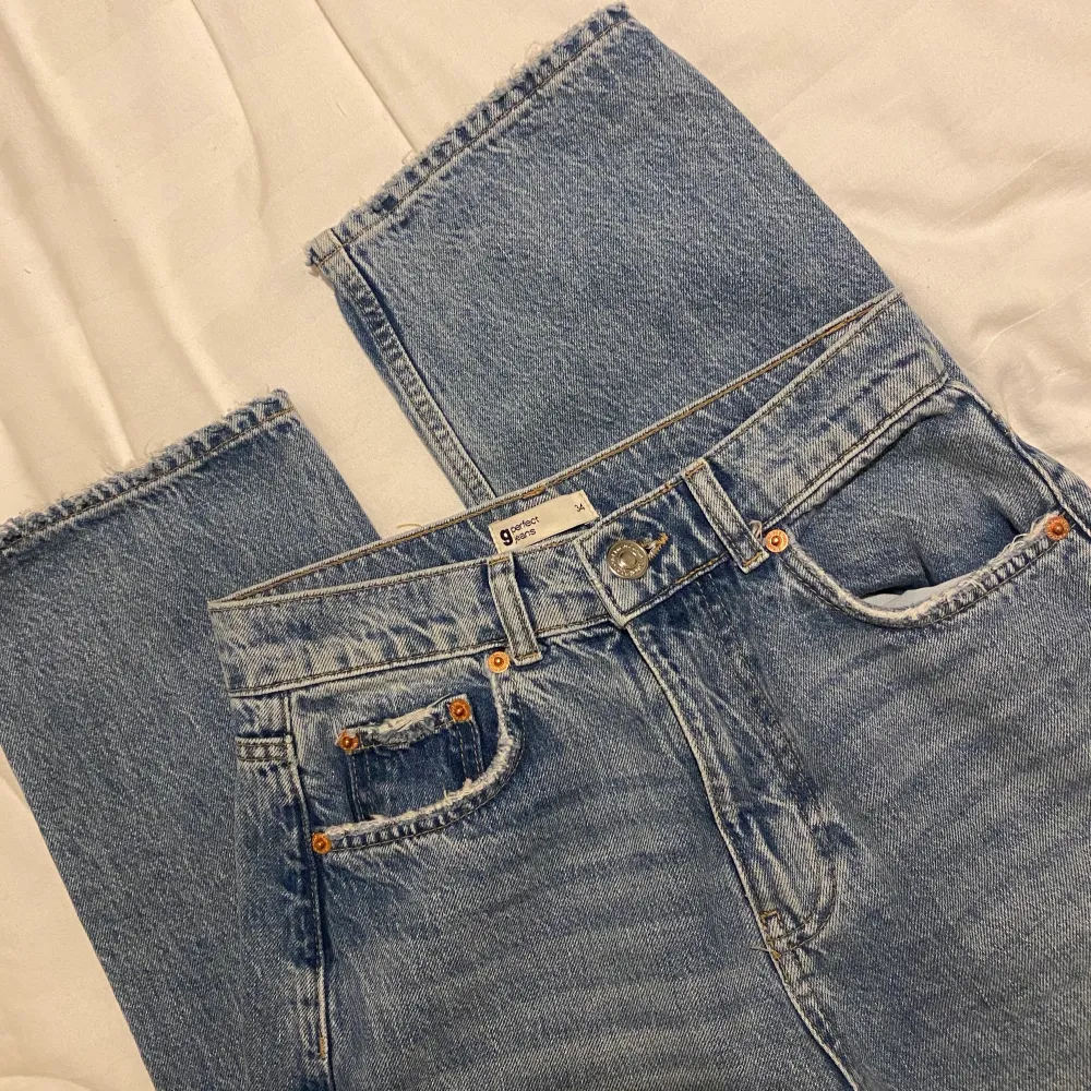 Jeans från Gina i storelk 34. Använt max 3 ggr! ❤️❤️❤️. Jeans & Byxor.