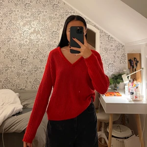 Stickad tröja - Säljer denna fina tröjan köpt på Zalando ❤️Köpare står för frakten 