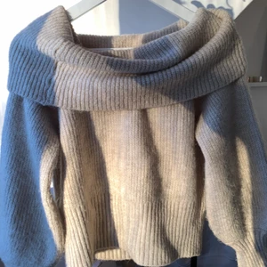 Stickad off shoulder tröja - Ordinarepris 200kr säljes för 60kr+ frakt