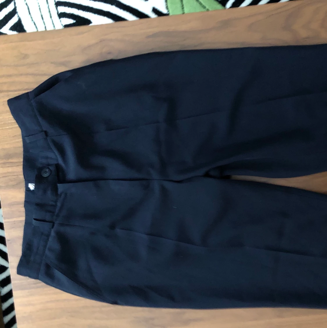 Mörkblå kostymbyxor strl 38