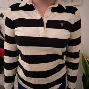 Gant tröja - Gant tröja i storlek s! Super fint skick knappt använd! Spårbarfrakt 62kr