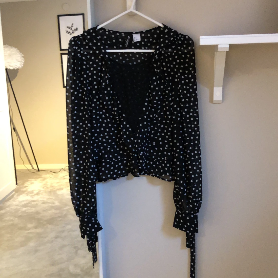 Fin blus med volanger