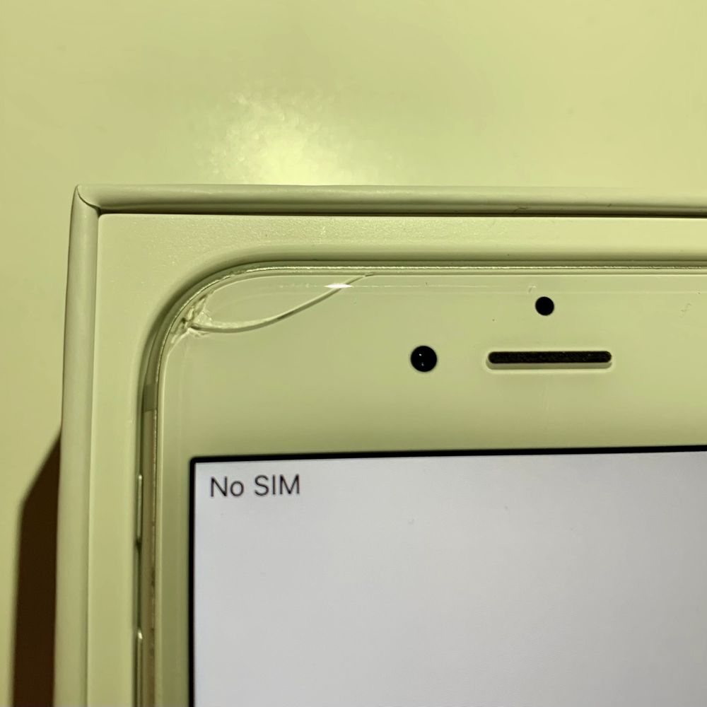 Begagnad iPhone 6s đ 899 KR đ I nĂ€stan perfekt skick đ Liten spricka pĂ„ skĂ€rmen och batteriet Ă€r lite gammalt đ om du vill att jag ska byta batteri och skĂ€rm lĂ€gger jag till priset!! đ skriv privat för fler bilder đ köparen stĂ„r för frakten! đ. Accessoarer.