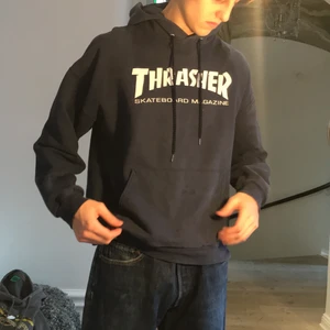Thrasher hoodie - Snygg hoodie som tyvärr inte kommer till som mkt användning! 