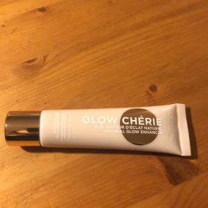 Smink - Loreal Paris flow cherie, oanvänd + frakt 12 kr
