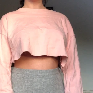 Croppad rosa sweatshirt från zara, s - Croppad rosa sweatshirt från Zara