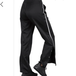 byxor - svarta knapp byxor, köpta för 300kr, pris kan diskuteras