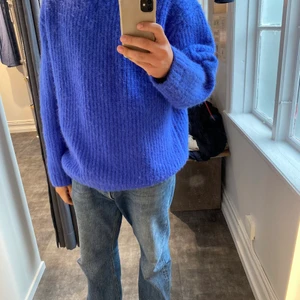 Stickad tröja - Säljer en sällsynt exklusiv oversized allpacka tröja från weekday! 