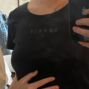 Esprit tröja<3 - En sån fin esprit tröja som tyvärr inte kommer till användning längre<3 Storlek S!! 
