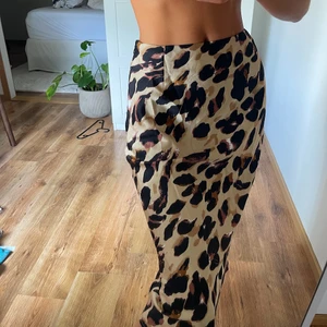 Kjol - Superfin kjol från Peppermayo (australiensk shop) köpt för 500kr aldrig använd där av tag finns. Passar xs-s. 