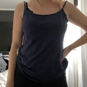 basic linnen - oanvända linnen i vit, grå och marinblå. märke: anna field