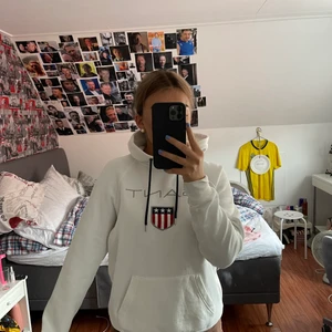 ganthoodie strl S - bra skick, använd fåtal gånger, säljes pga att den ej kommer till användning, köpare står för eventuell frakt 