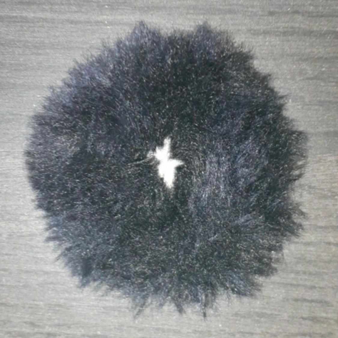 Svart hår snod. - 90